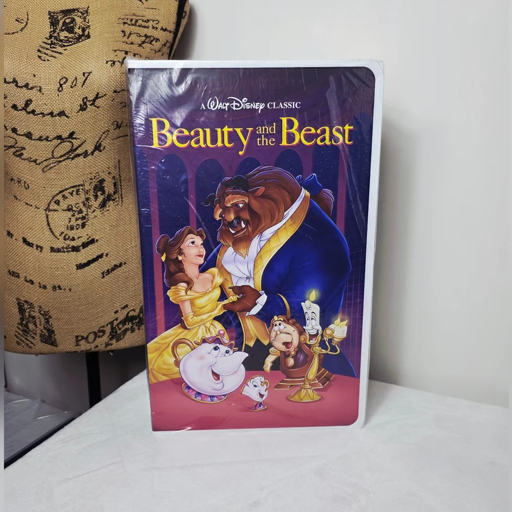 Disney Beauty and the Beast Classic VHS Boxed Silk Touch Throw, 50